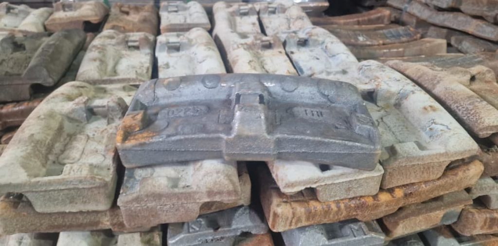 Колодка локомотивная гребневая чугунная (тип М)